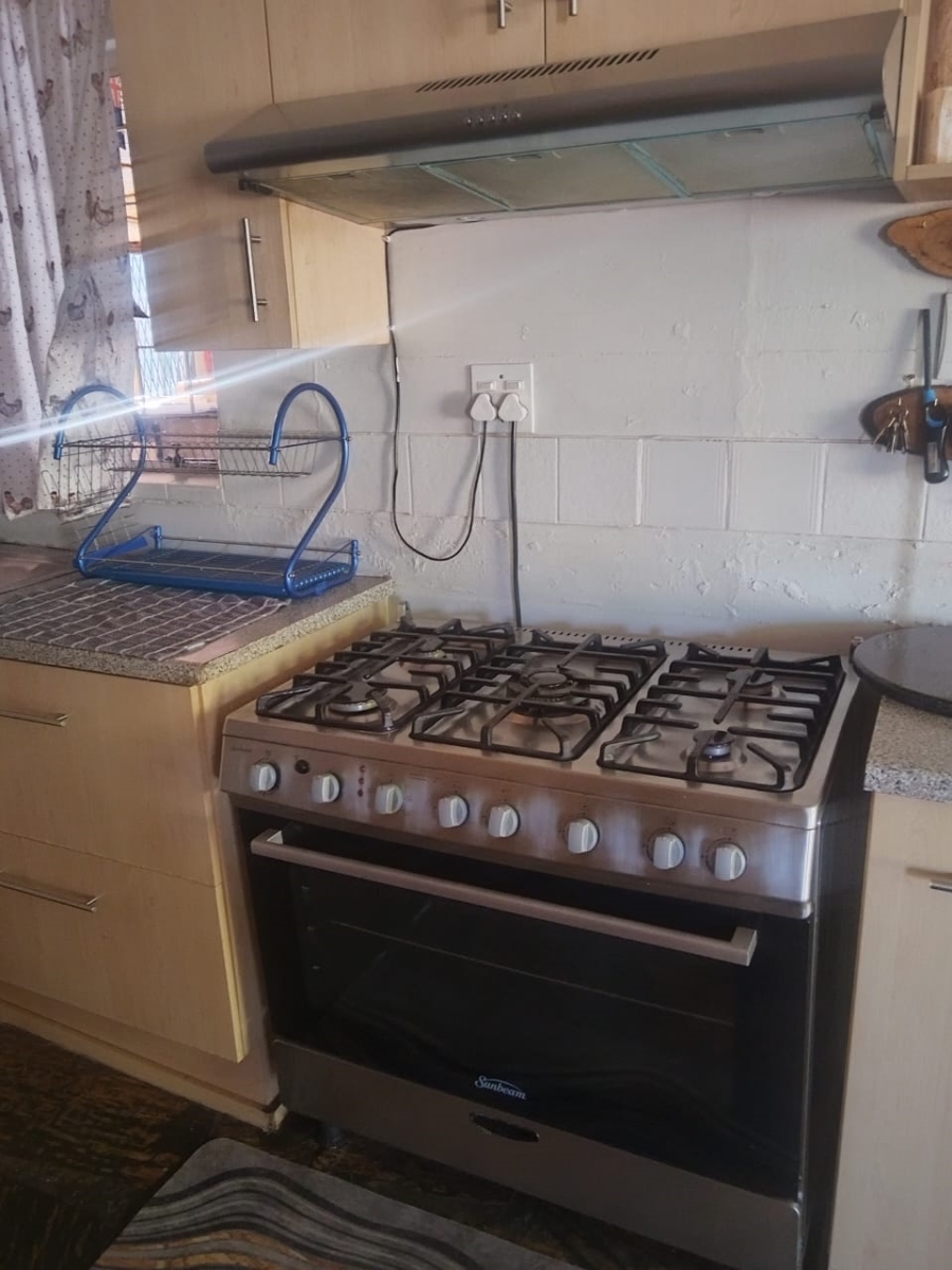 To Let 4 Bedroom Property for Rent in Schoemansville North West